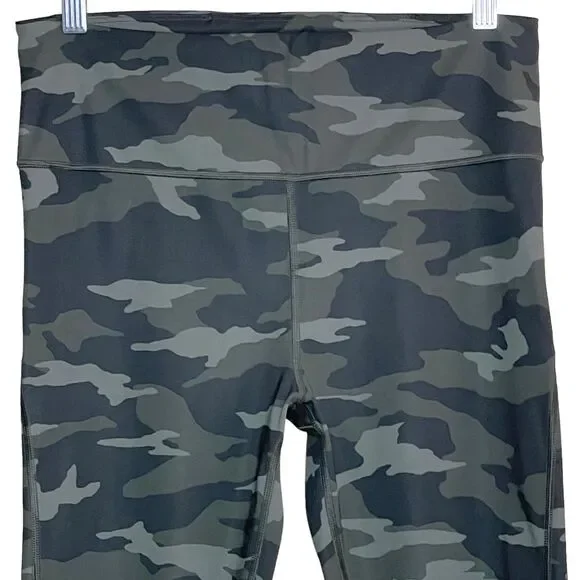 Athleta Ultimate 7/8 Tights High Waist Camo Leggings Stash Pockets Size M - Picture 3 of 10